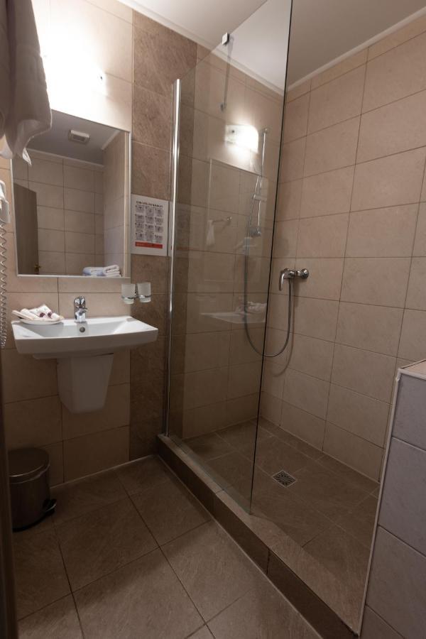 Hotel Corvaris บูคาเรสต์ ภายนอก รูปภาพ