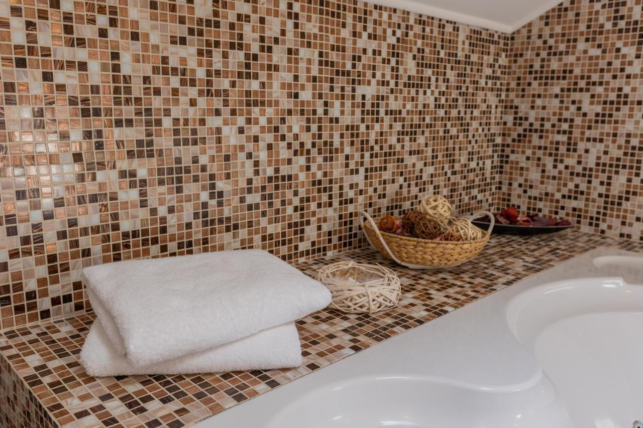 Hotel Corvaris บูคาเรสต์ ภายนอก รูปภาพ