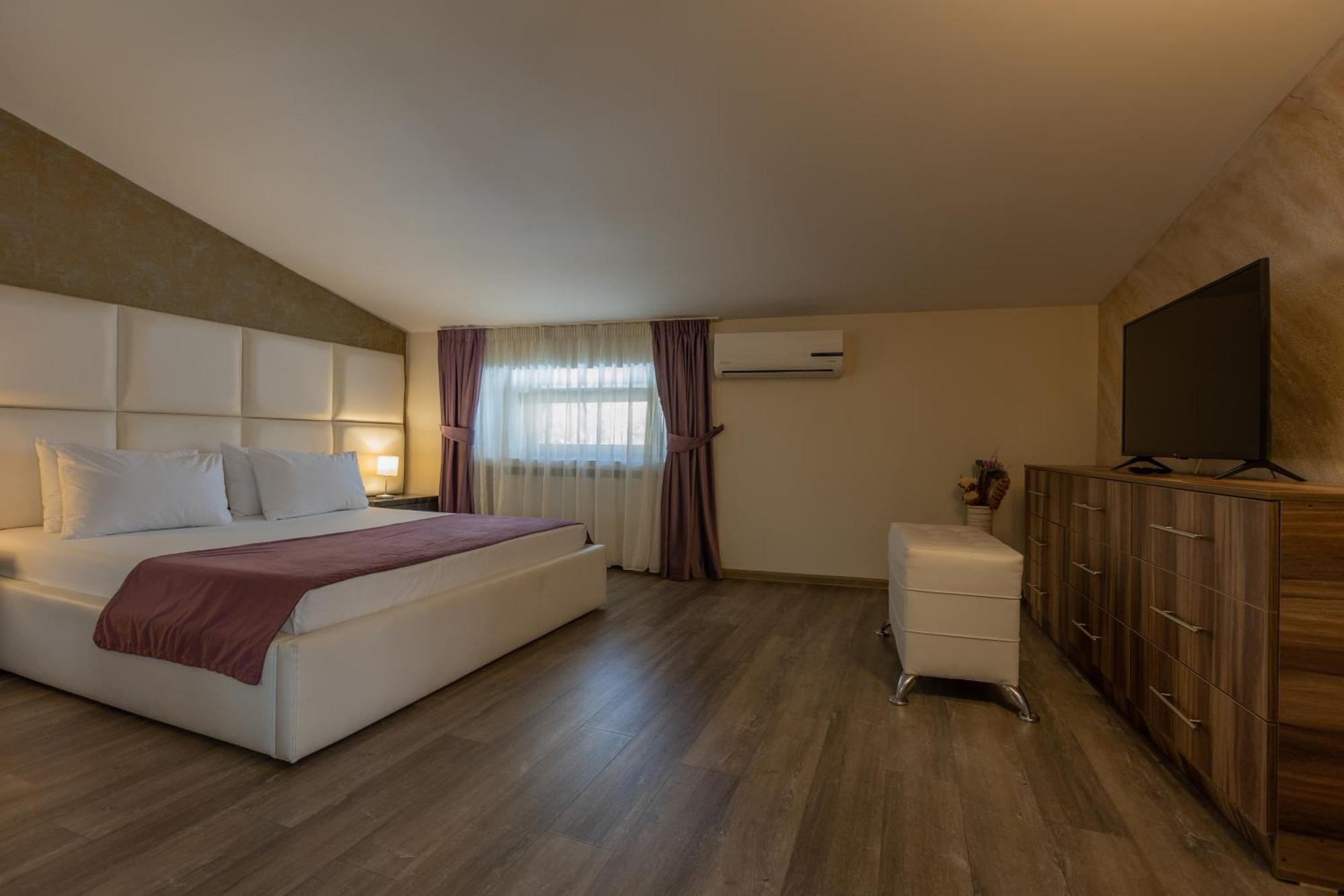 Hotel Corvaris บูคาเรสต์ ภายนอก รูปภาพ